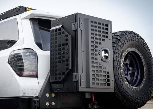 High-Quality Universal Adventure Storage Box (19x28x15) 