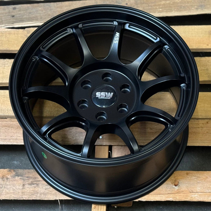 APEX / MATTE BLACK / 17X9.0 +0 (COLORADO/CANYON) (Clearance)